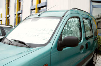 Iso.Thermom.Ren.Kang.b.07 Renault Kangoo yalıtımlı termal perde -07