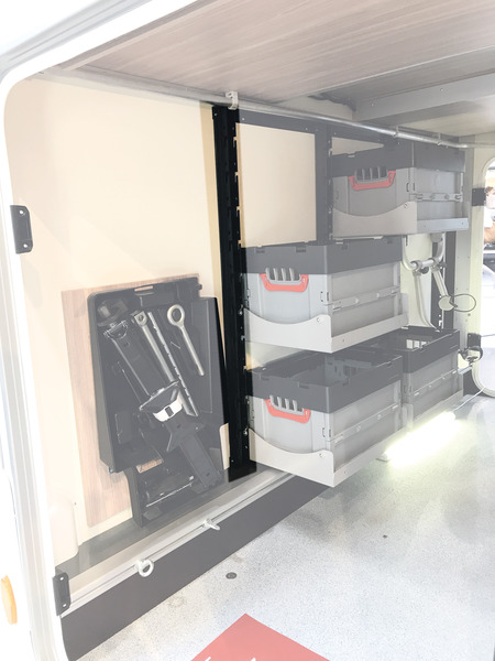 Arka Raf Alüminyum Dikmesi