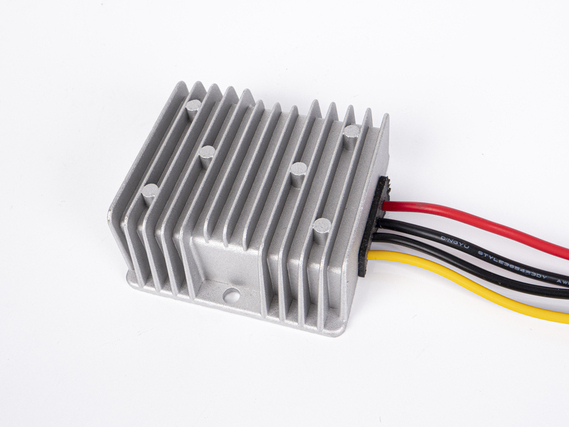 Voltaj Dönüştürücü 12-24V